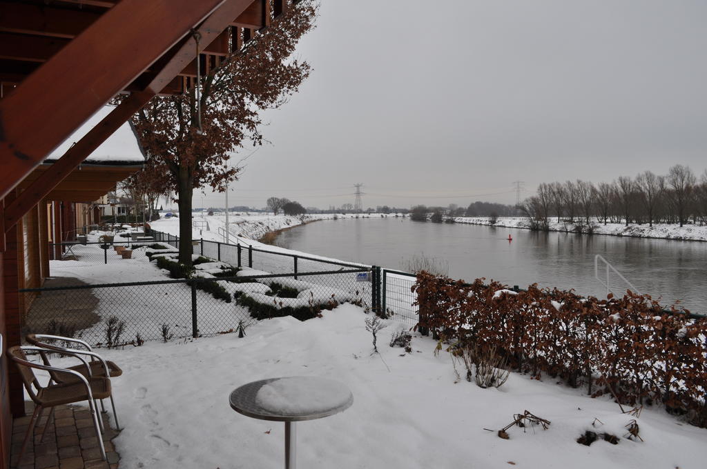 Thuiskomen, Genieten Aan Het Water Maaseik Phòng bức ảnh