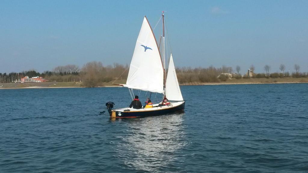 Thuiskomen, Genieten Aan Het Water Maaseik Ngoại thất bức ảnh