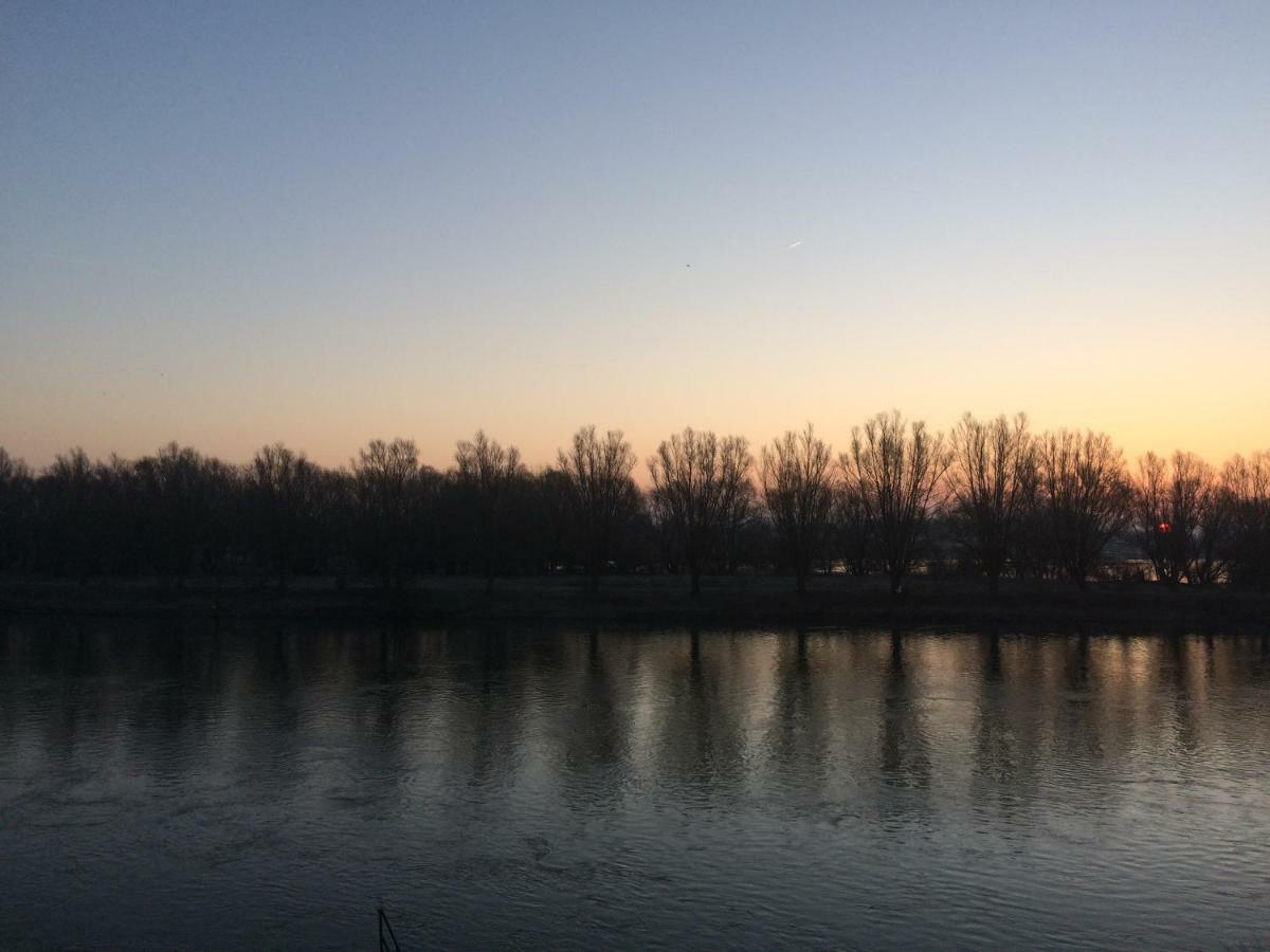 Thuiskomen, Genieten Aan Het Water Maaseik Ngoại thất bức ảnh